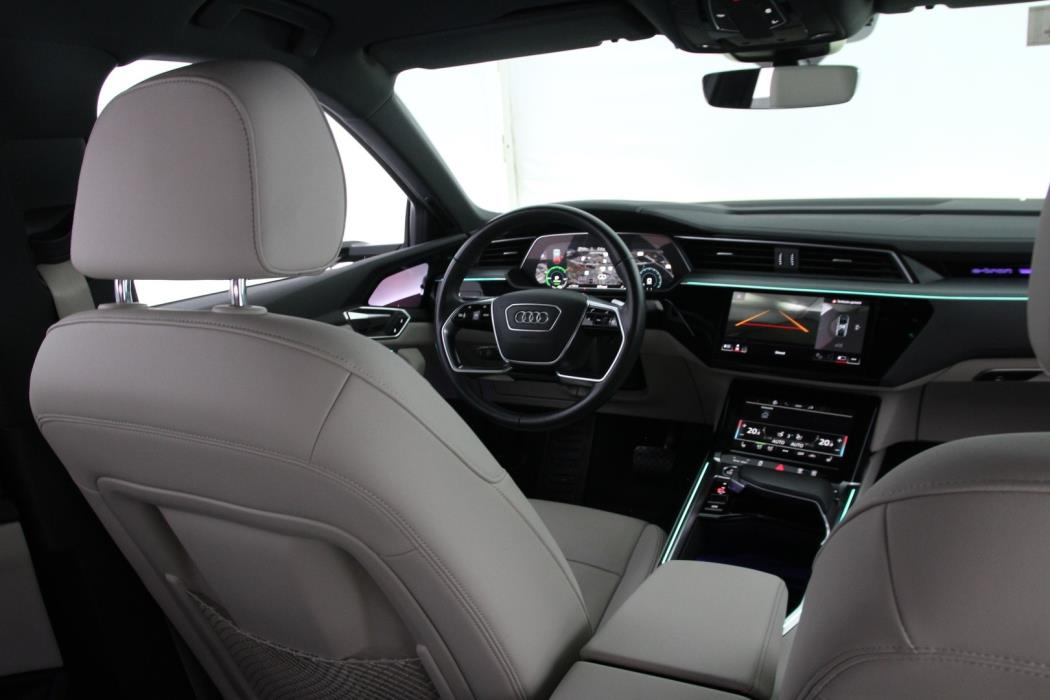 AUDI Q8 E-TRON 2024
