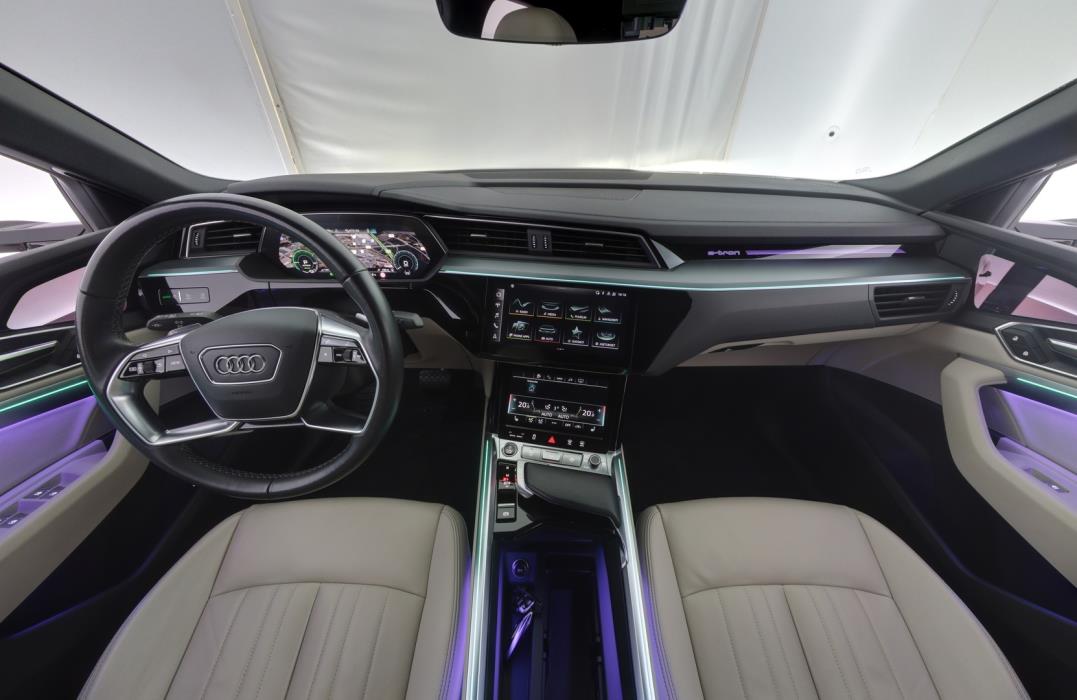 AUDI Q8 E-TRON 2024