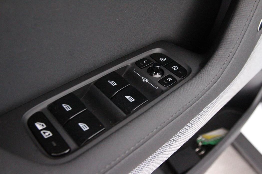 POLESTAR 2 2023