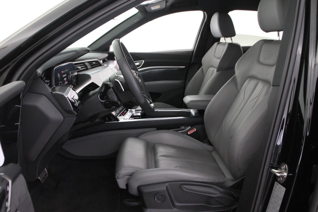 AUDI Q8 e-tron 2024