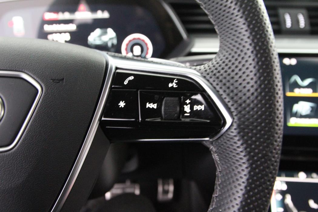 AUDI Q8 e-tron 2024
