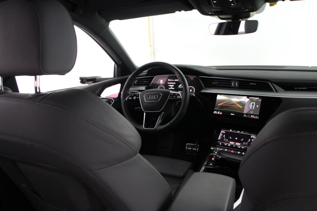 AUDI Q8 e-tron 2024