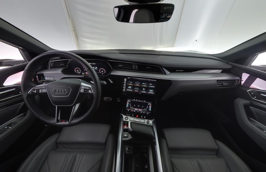 AUDI Q8 e-tron 2024