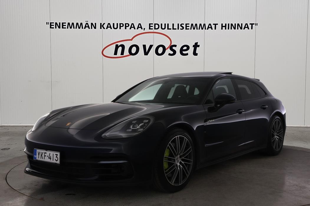 PORSCHE Panamera 2018