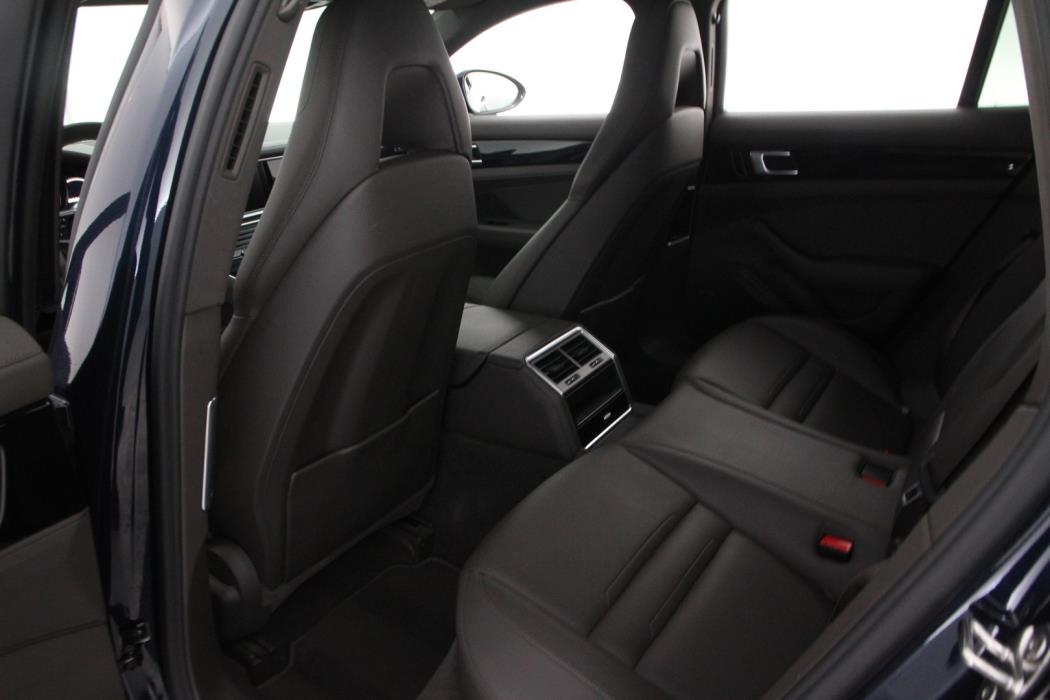 PORSCHE Panamera 2018