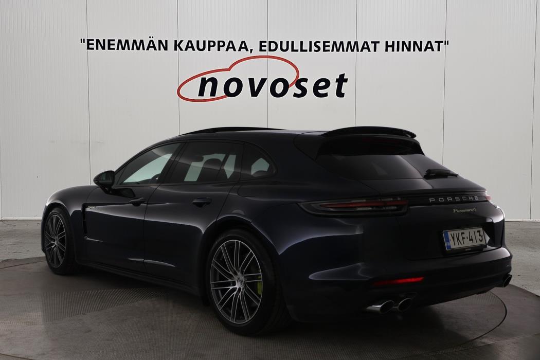PORSCHE Panamera 2018