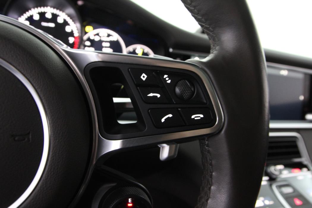 PORSCHE Panamera 2018