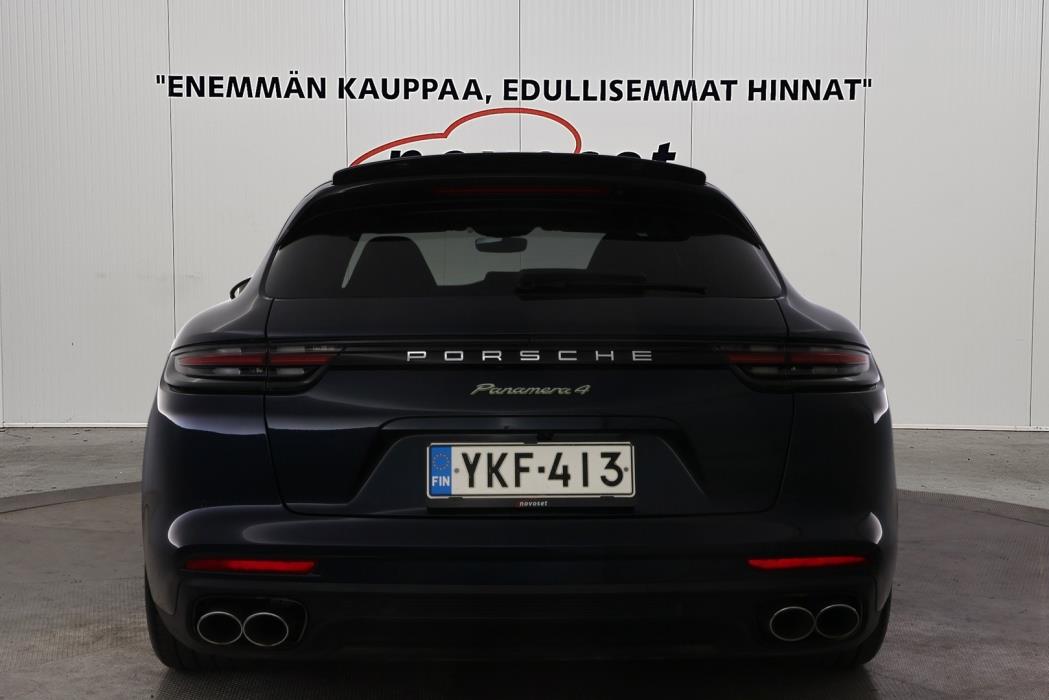 PORSCHE Panamera 2018