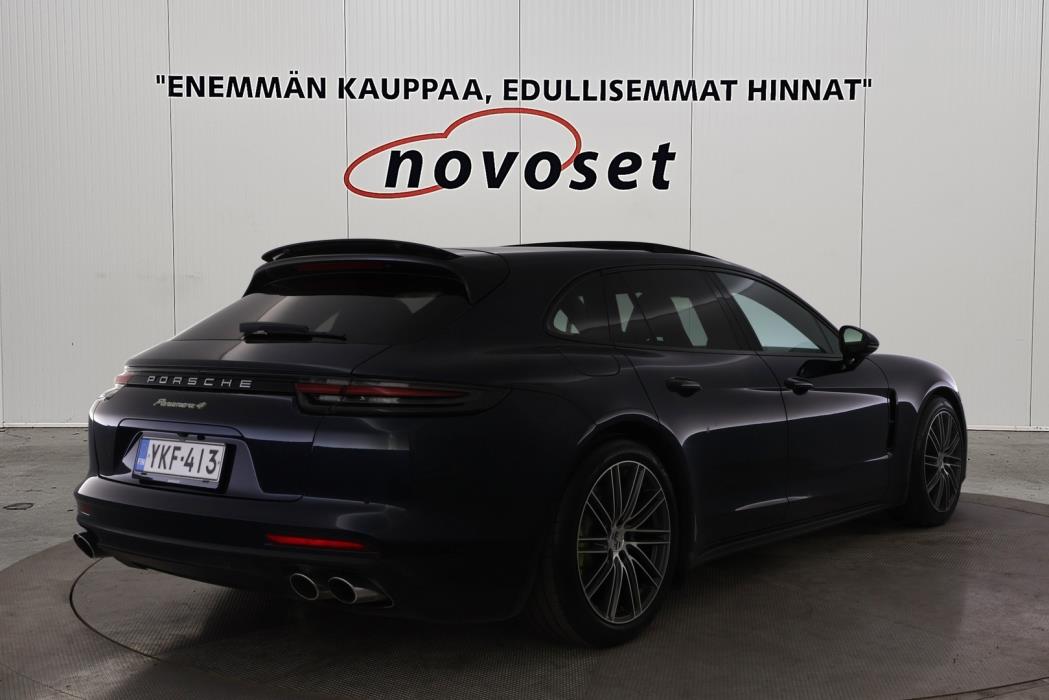 PORSCHE Panamera 2018