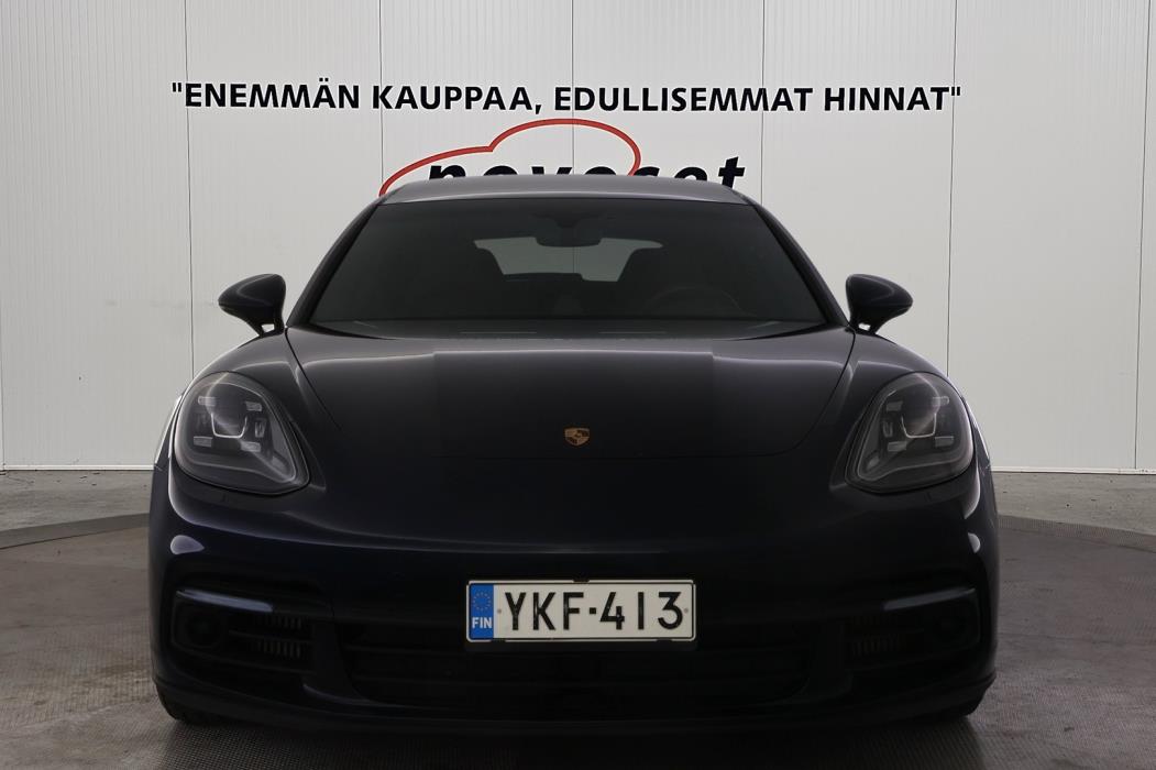 PORSCHE Panamera 2018
