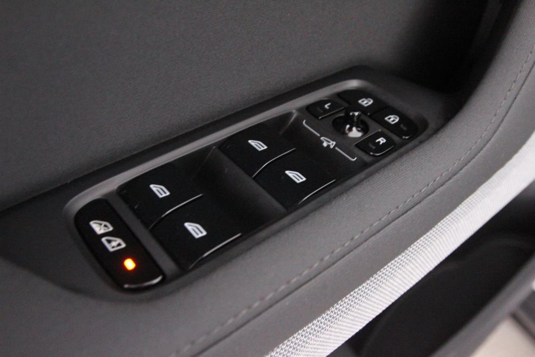 POLESTAR 2 2024