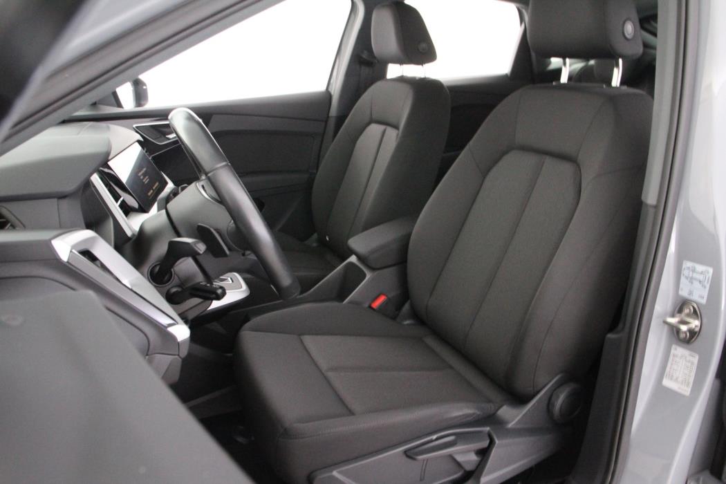 AUDI Q4 e-tron 2022