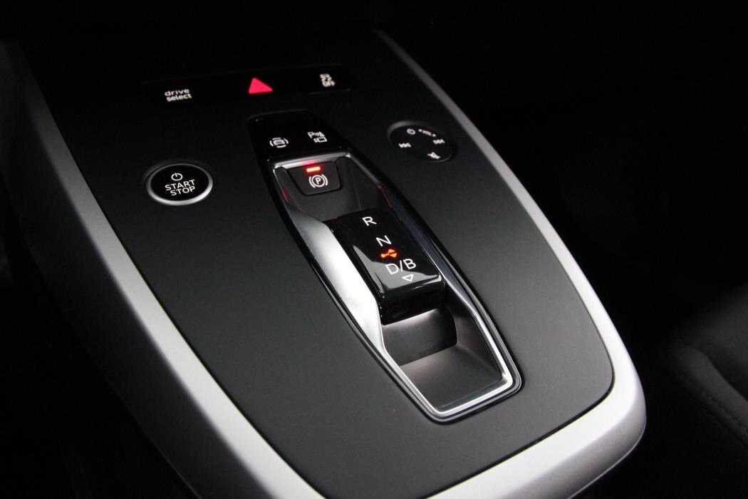 AUDI Q4 e-tron 2022