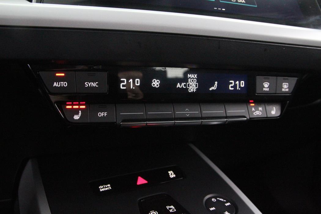AUDI Q4 e-tron 2022
