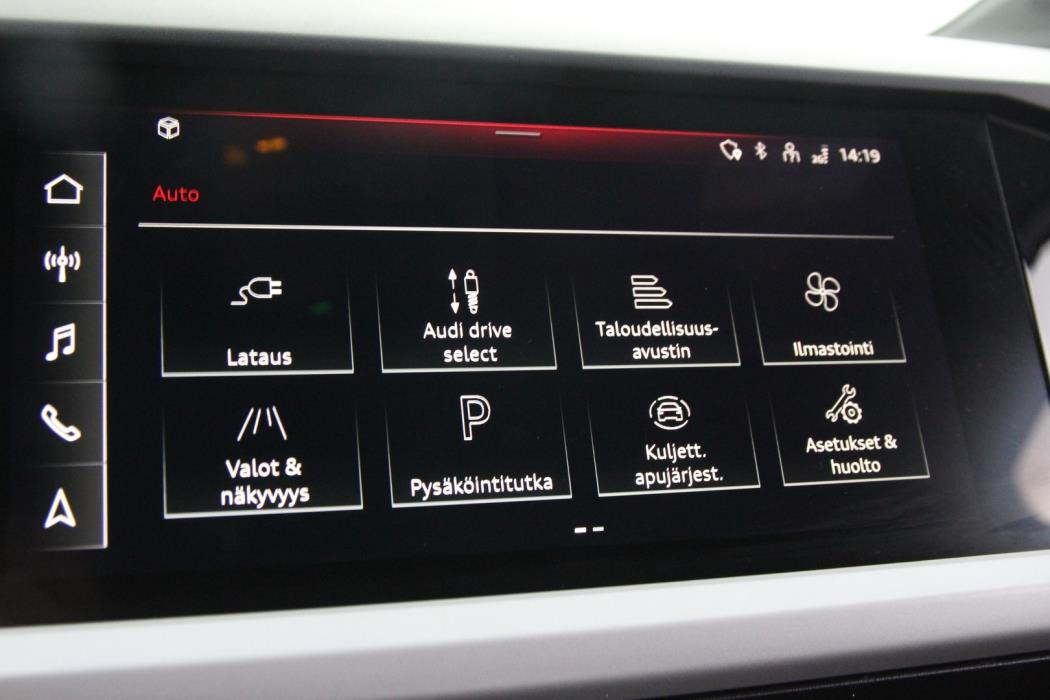 AUDI Q4 e-tron 2022
