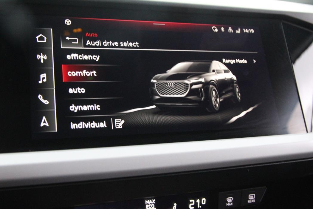 AUDI Q4 e-tron 2022