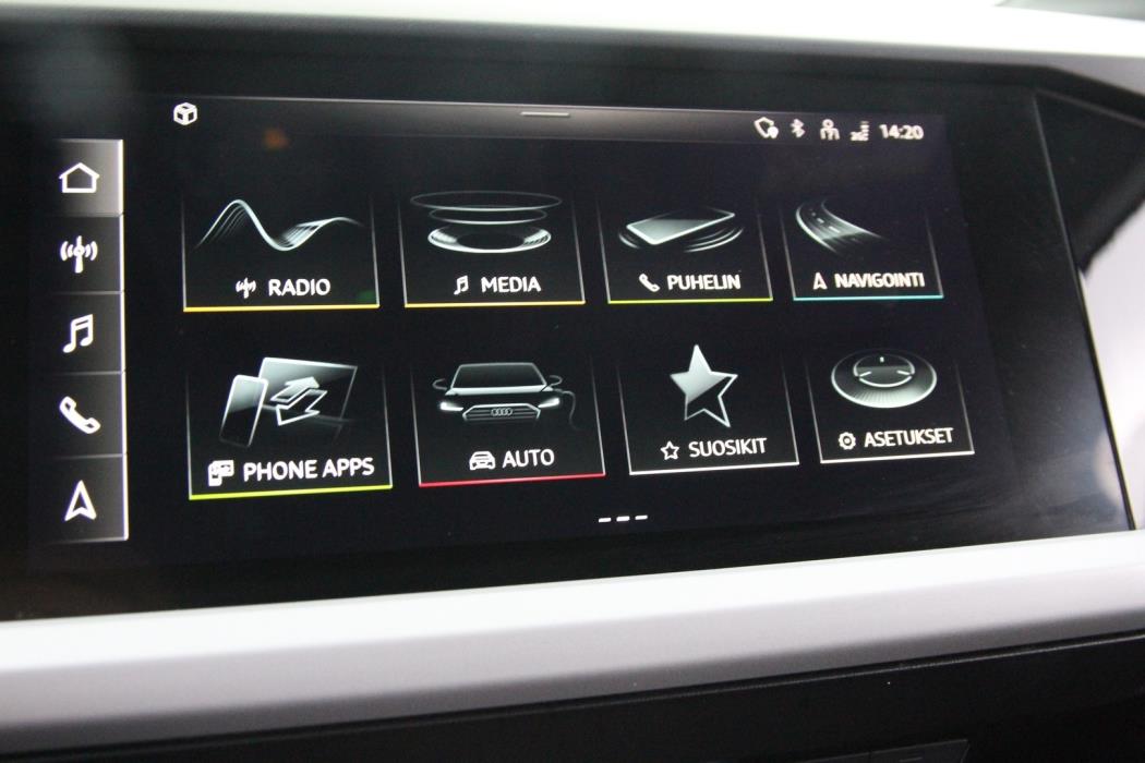 AUDI Q4 e-tron 2022