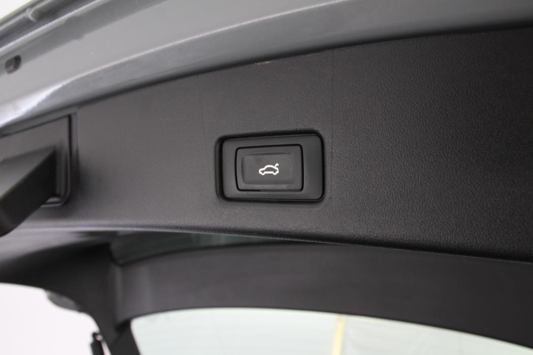 AUDI Q4 e-tron 2022