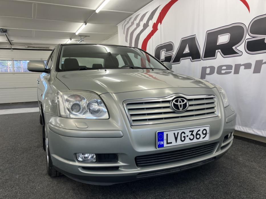 TOYOTA Avensis 2004