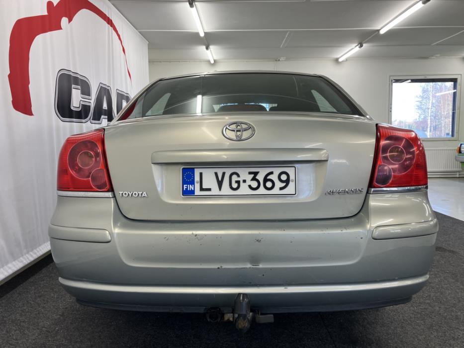 TOYOTA Avensis 2004