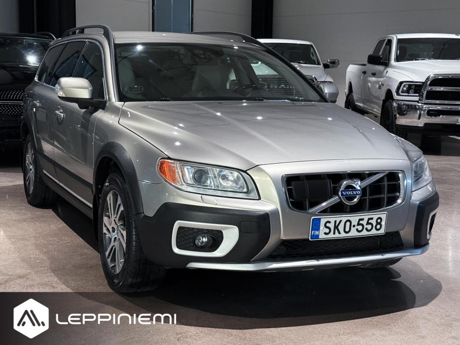 VOLVO XC70 2012