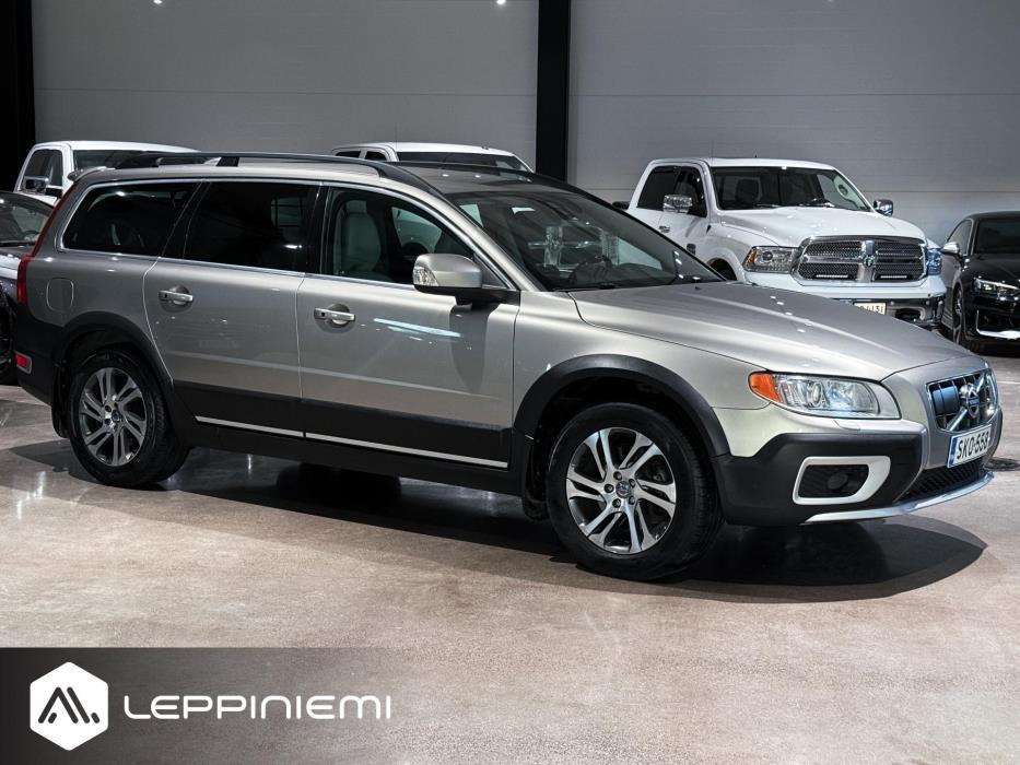 VOLVO XC70 2012