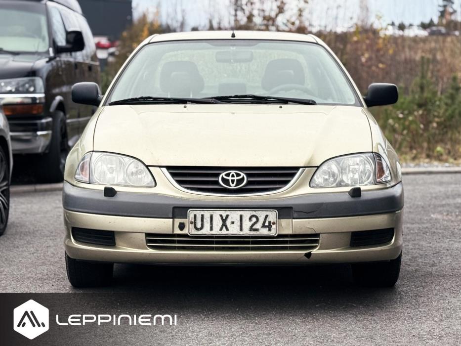 TOYOTA Avensis 2001