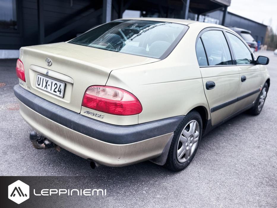 TOYOTA Avensis 2001