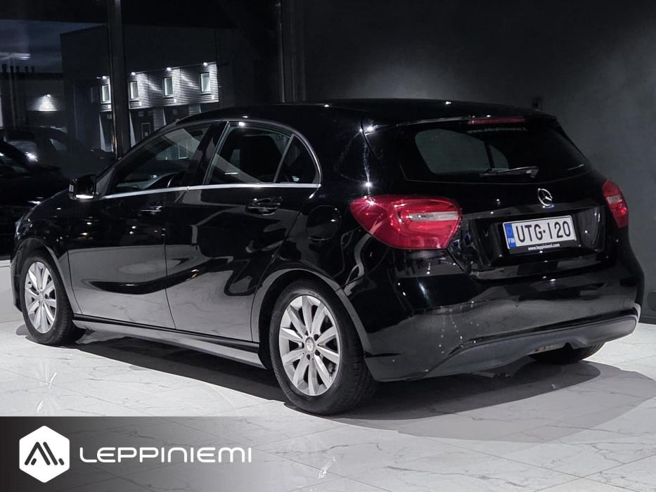 MERCEDES-BENZ A 2012