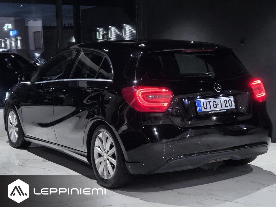 MERCEDES-BENZ A 2012