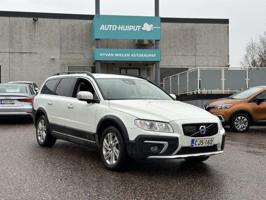 VOLVO XC70 2015