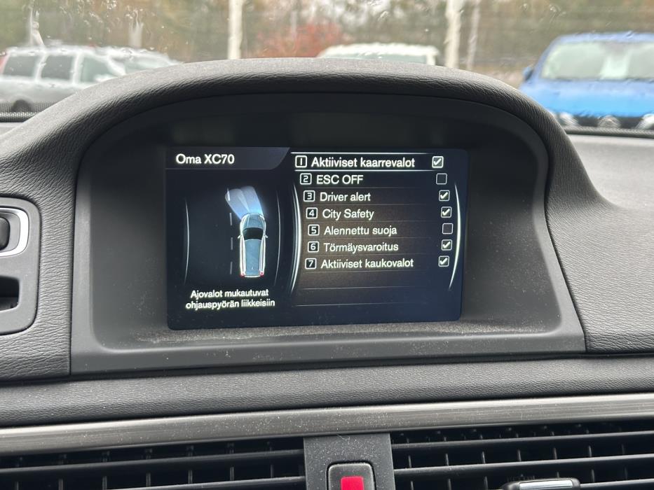 VOLVO XC70 2015