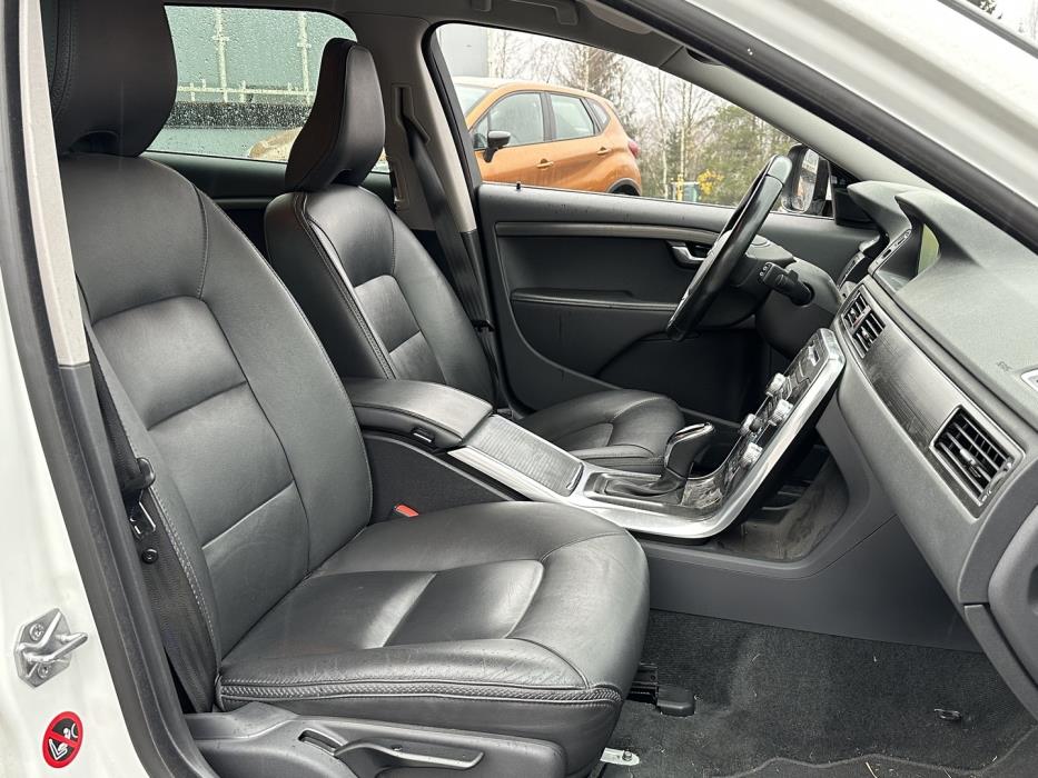 VOLVO XC70 2015