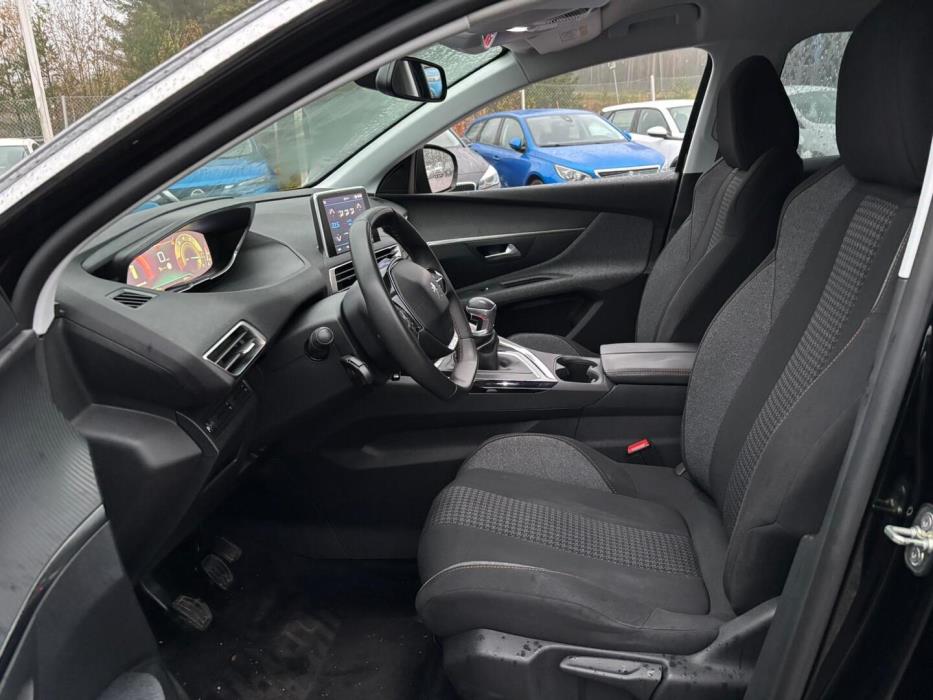 PEUGEOT 3008 2017