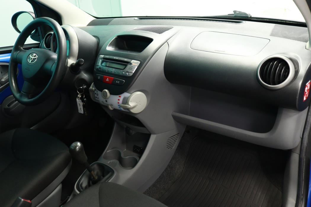 TOYOTA AYGO 2011