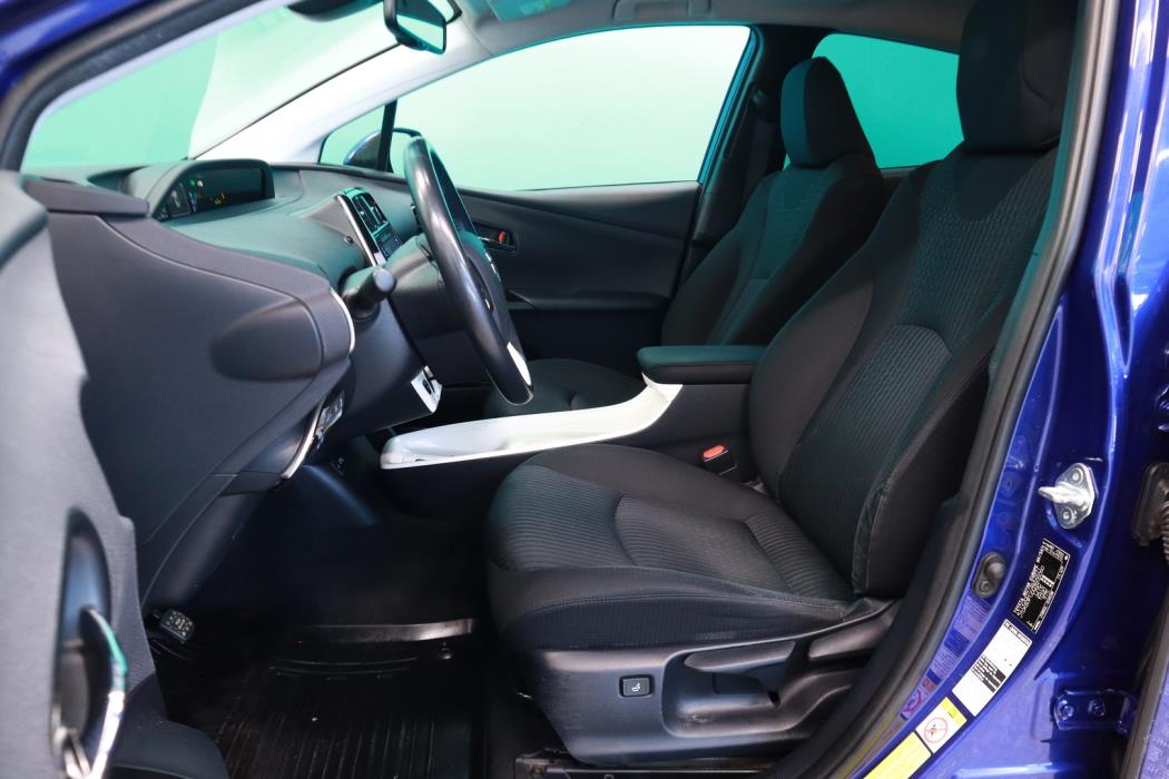 TOYOTA Prius 2016