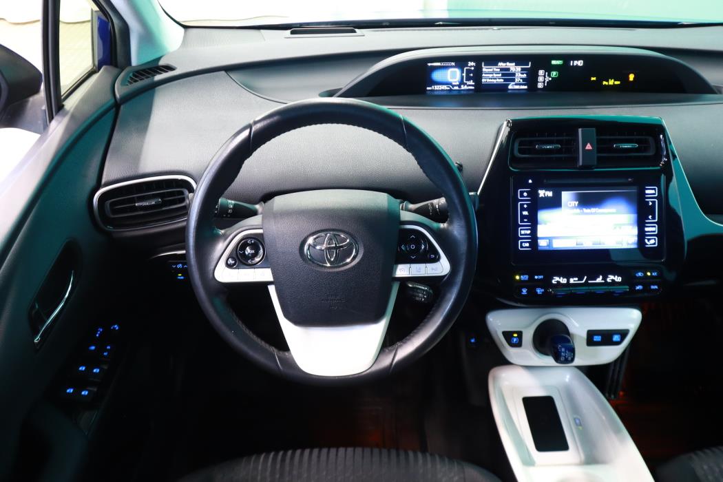 TOYOTA Prius 2016