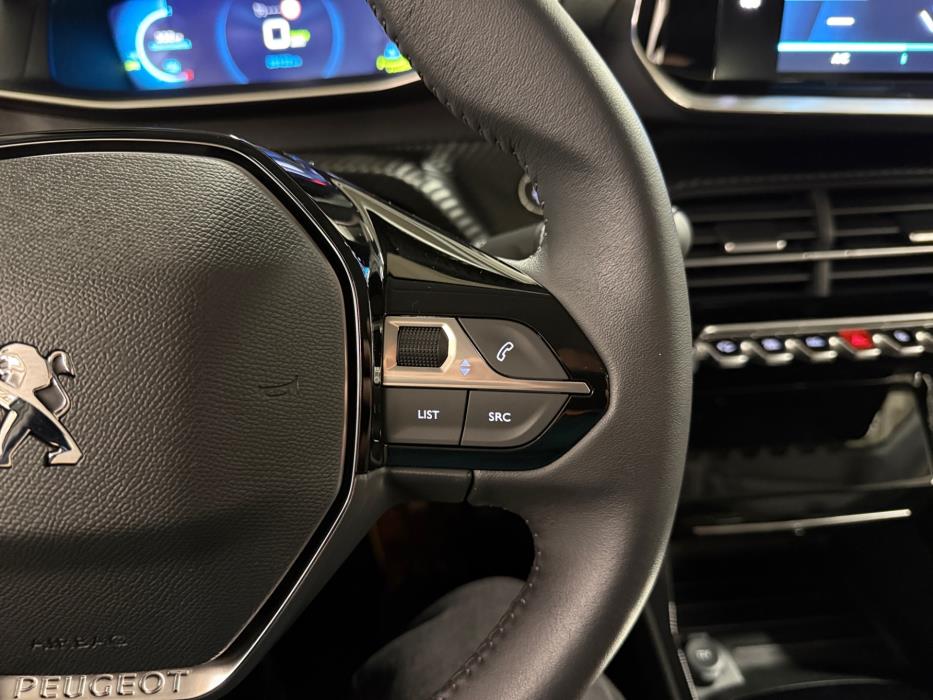 PEUGEOT e-208 2023