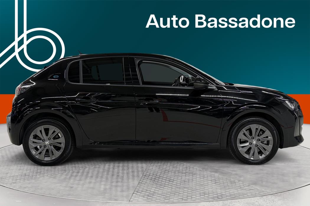 PEUGEOT e-208 2023