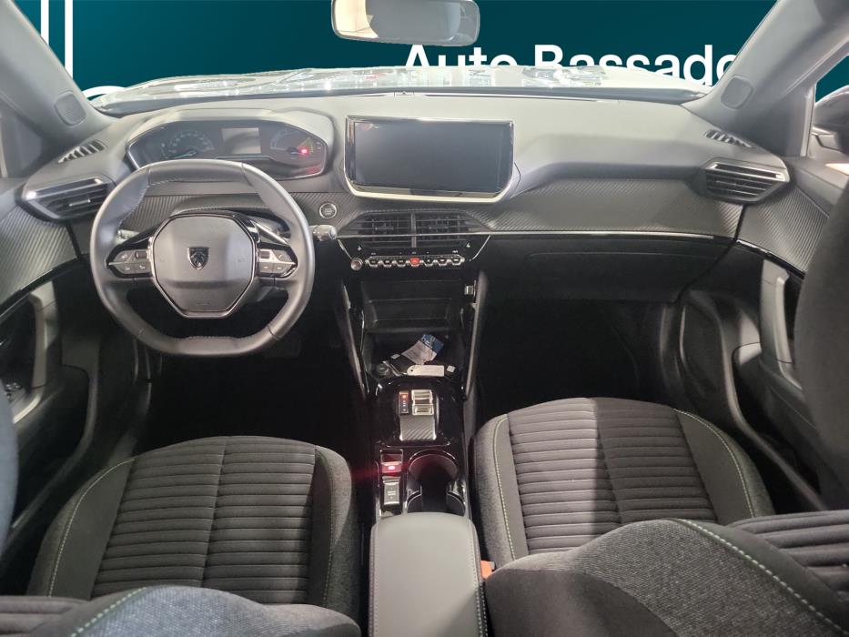 PEUGEOT e-2008 2023