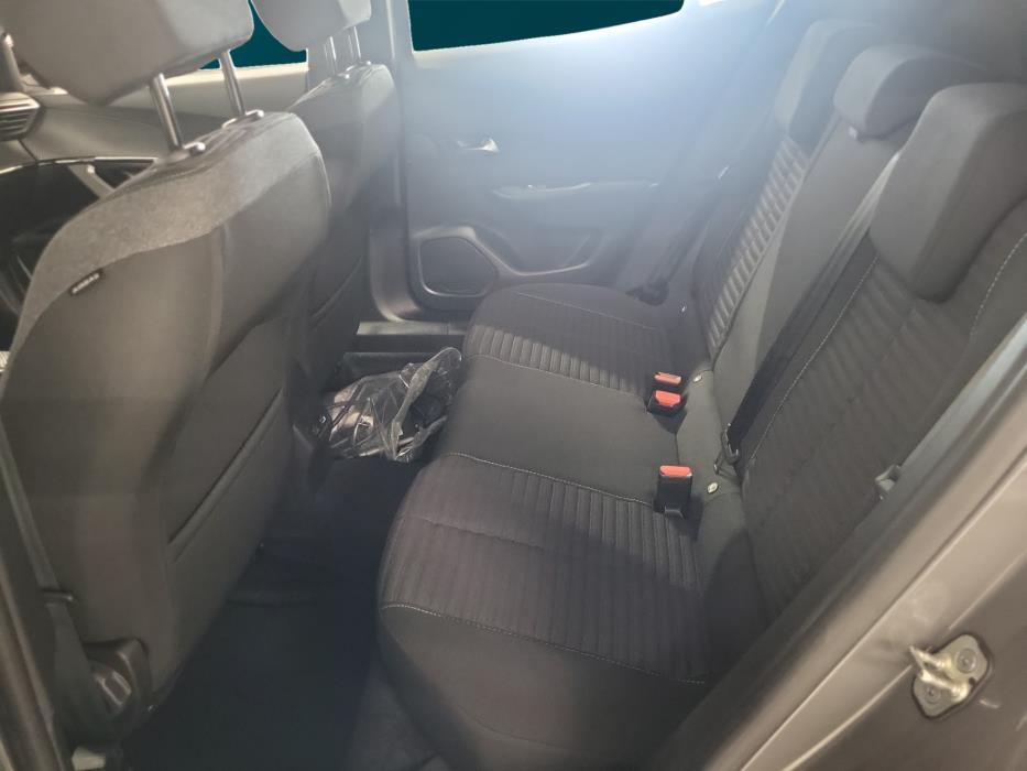 PEUGEOT e-2008 2023