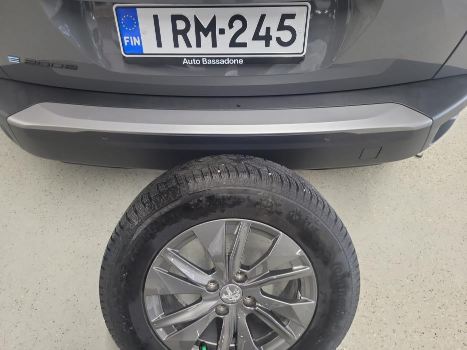 PEUGEOT e-2008 2023