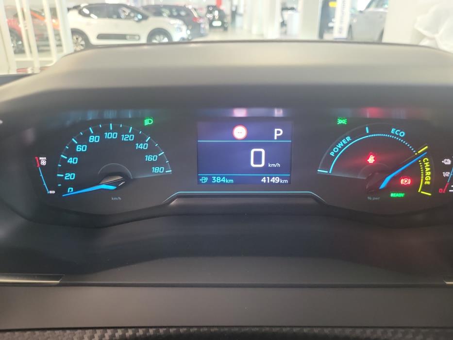 PEUGEOT e-2008 2023
