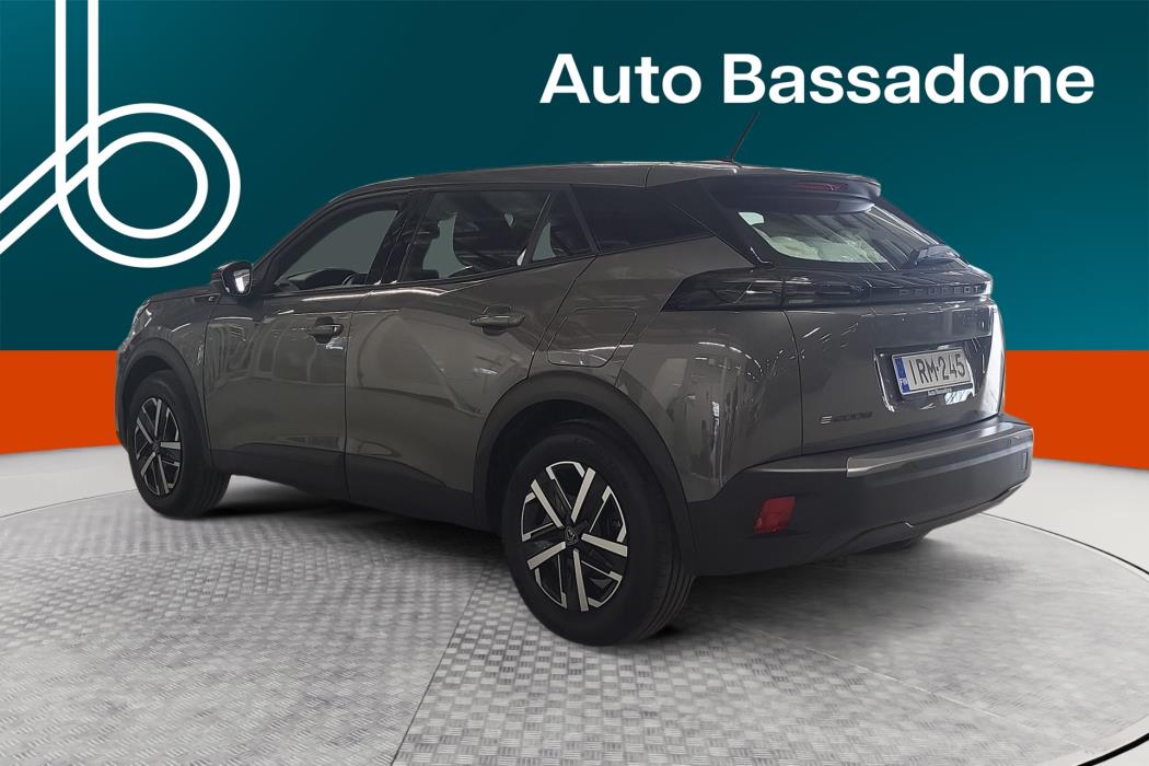 PEUGEOT e-2008 2023