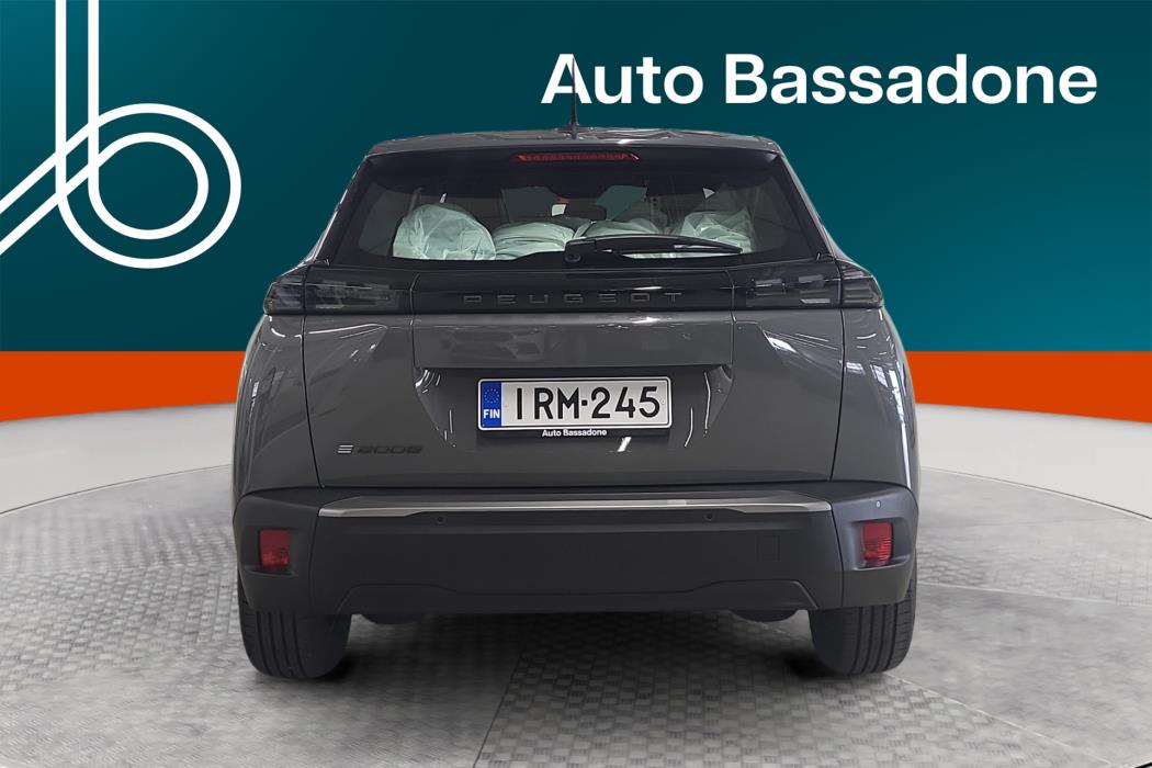 PEUGEOT e-2008 2023