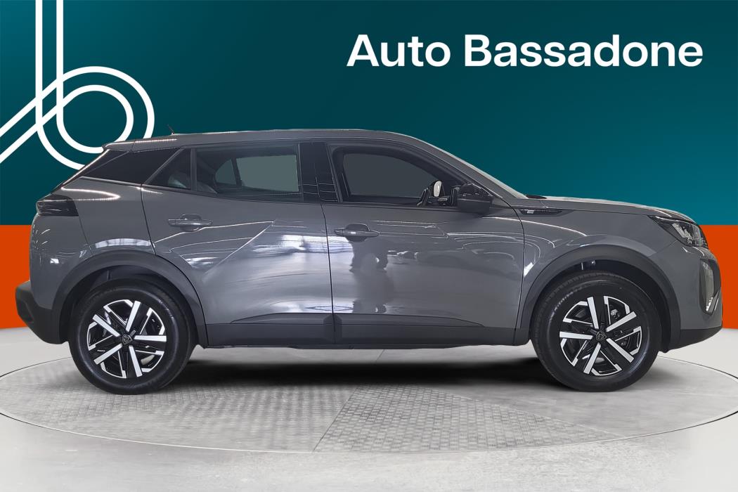 PEUGEOT e-2008 2023