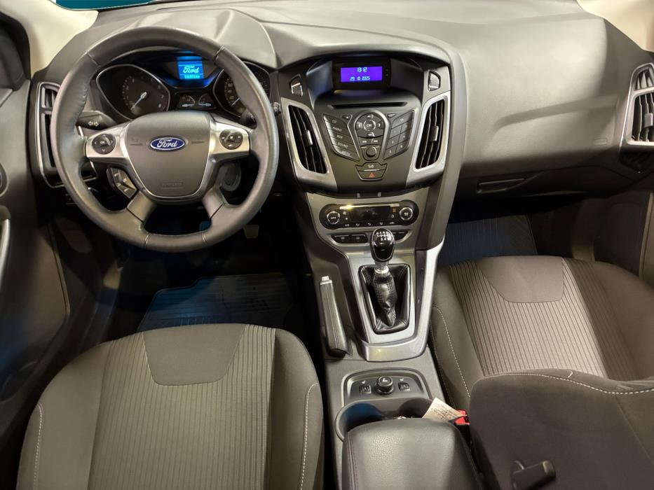 FORD Focus 2012