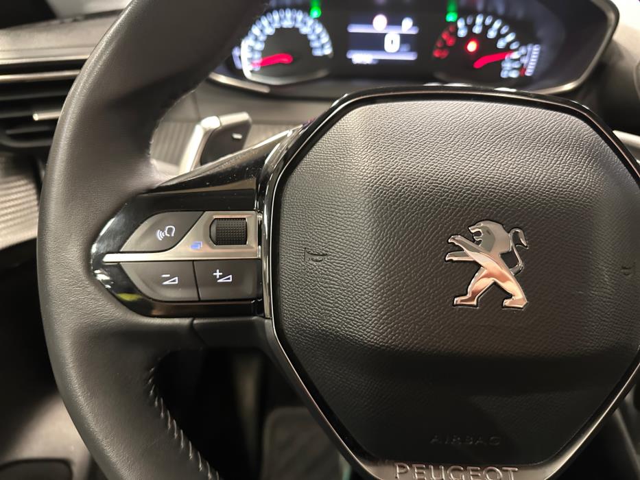 PEUGEOT 208 2022