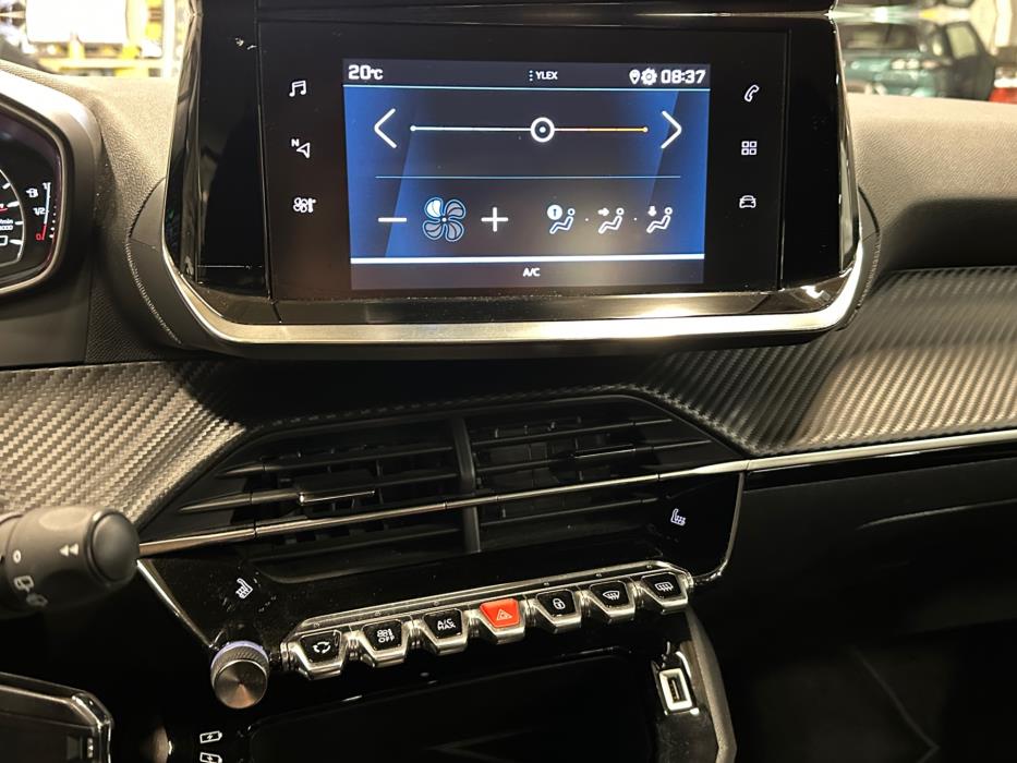 PEUGEOT 208 2022