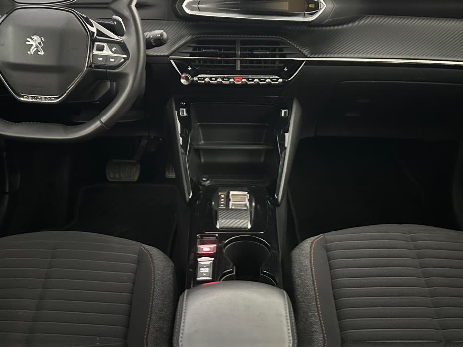 PEUGEOT 208 2022